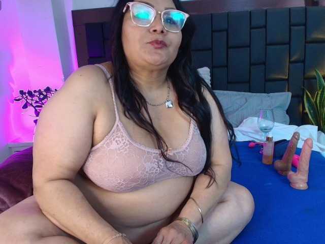 EllenaBoobs's BongaCams show and profile