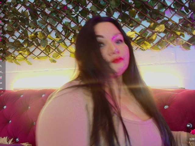 EllenaBoobs webcam