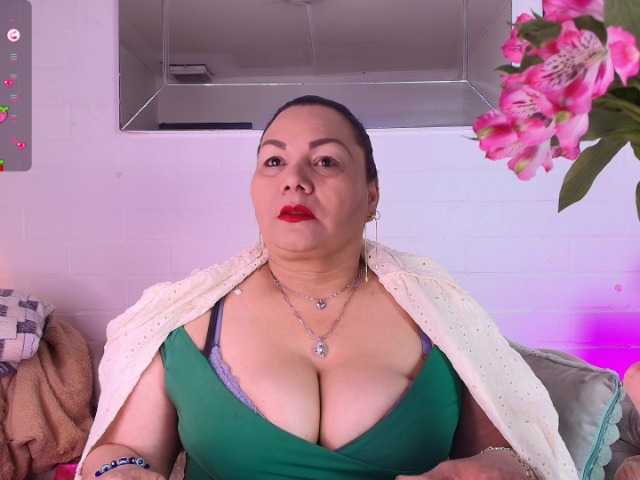 EllenaBoobs webcam