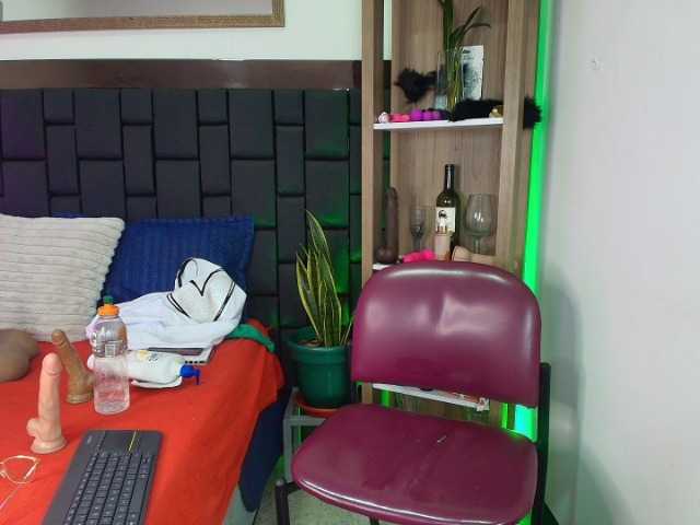 EllenaBoobs's BongaCams show and profile