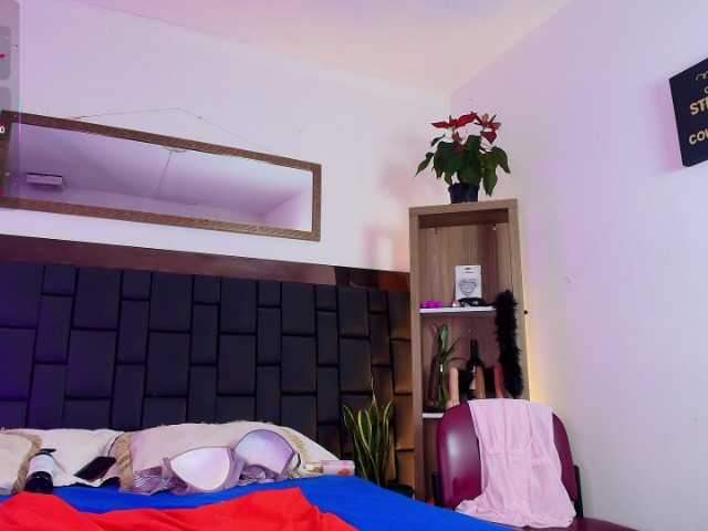 EllenaBoobs's BongaCams show and profile