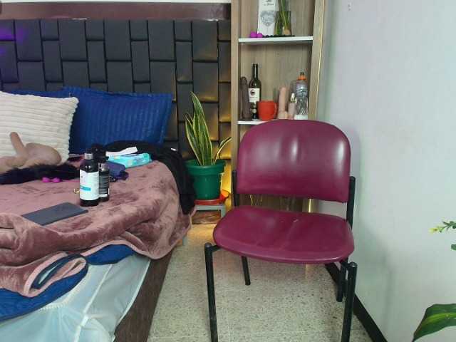 EllenaBoobs's BongaCams show and profile