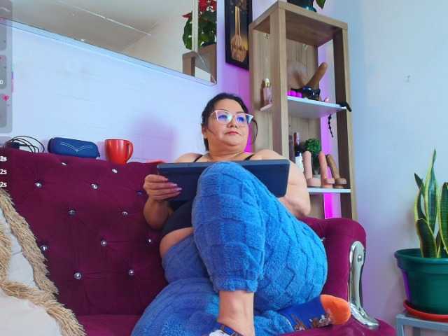 EllenaBoobs's BongaCams show and profile