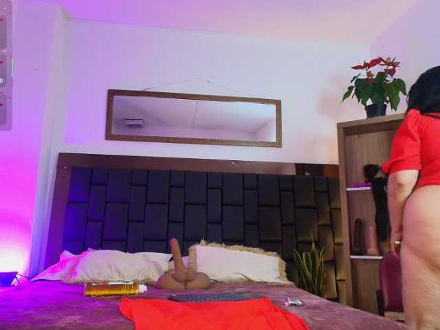 EllenaBoobs's BongaCams show and profile