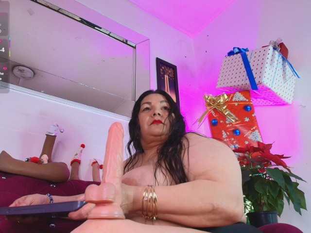 EllenaBoobs's BongaCams show and profile