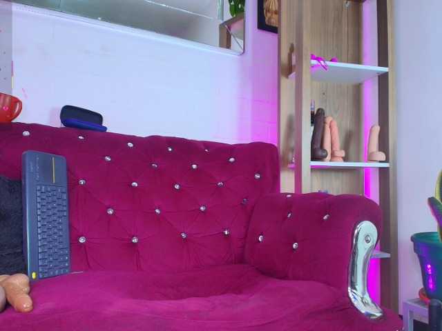 EllenaBoobs's BongaCams show and profile