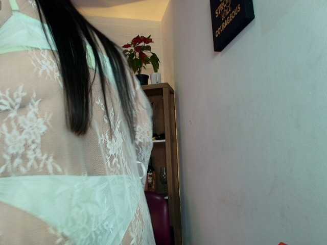 EllenaBoobs's BongaCams show and profile