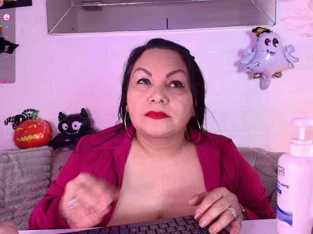 EllenaBoobs webcam