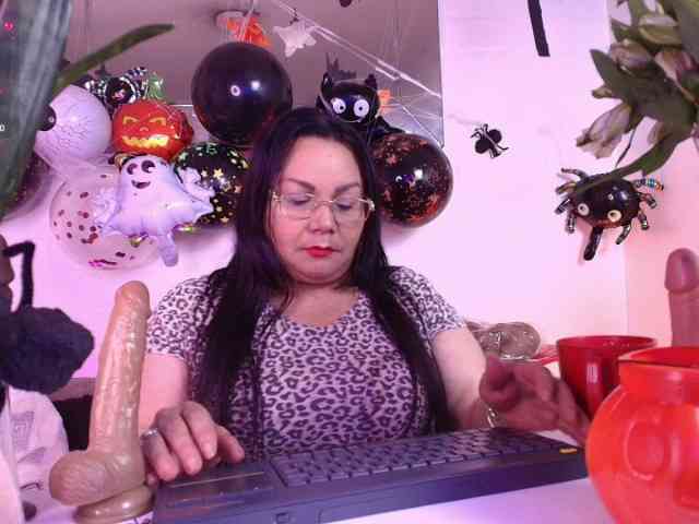 EllenaBoobs webcam