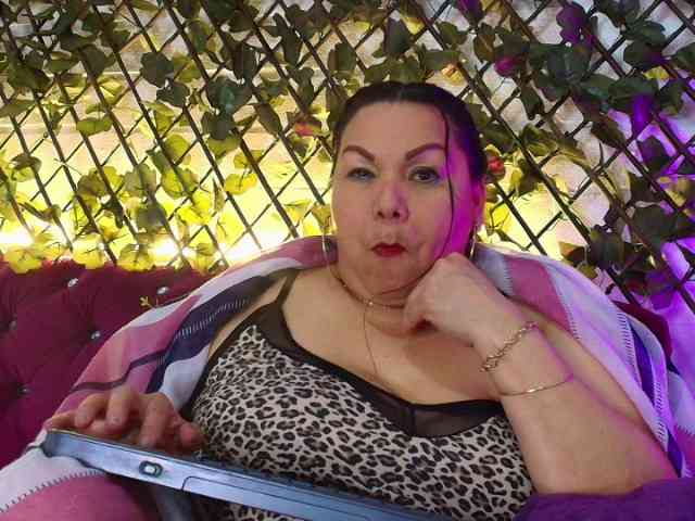 EllenaBoobs webcam