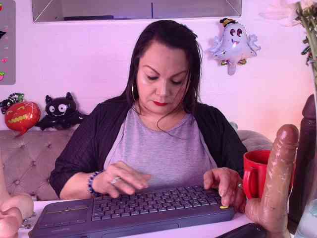 EllenaBoobs webcam