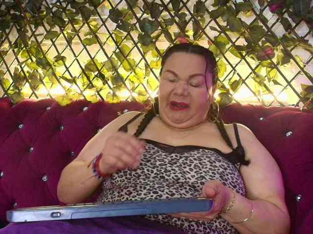 EllenaBoobs webcam