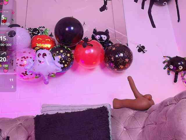 EllenaBoobs webcam