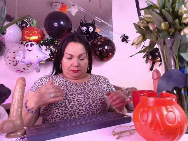 EllenaBoobs webcam