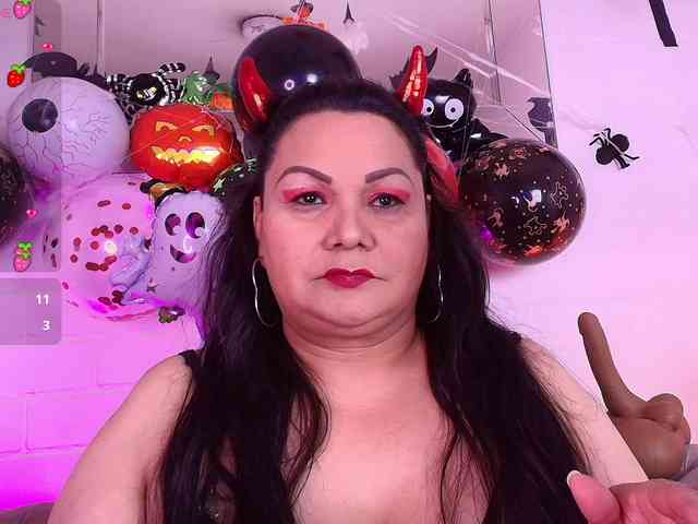 EllenaBoobs webcam
