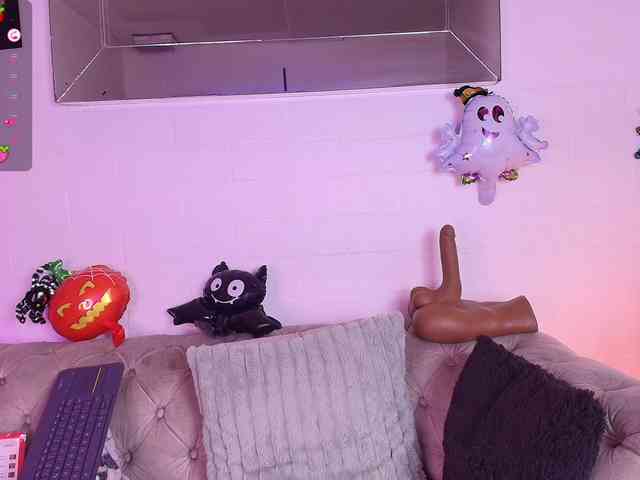 EllenaBoobs webcam