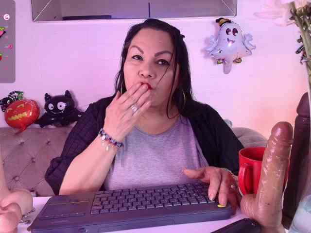 EllenaBoobs webcam