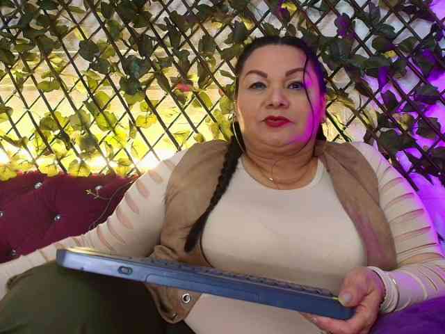 EllenaBoobs webcam