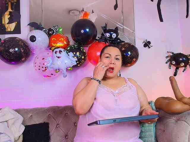 EllenaBoobs webcam