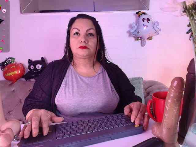 EllenaBoobs webcam