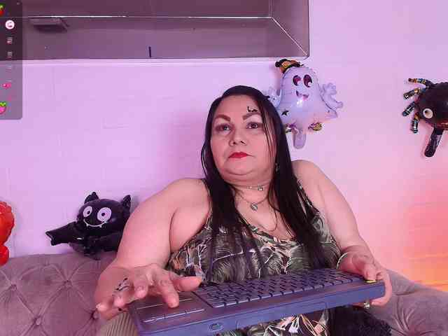 EllenaBoobs webcam