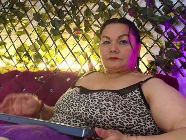 EllenaBoobs webcam