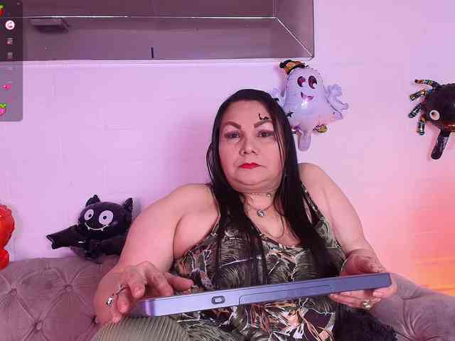 EllenaBoobs webcam