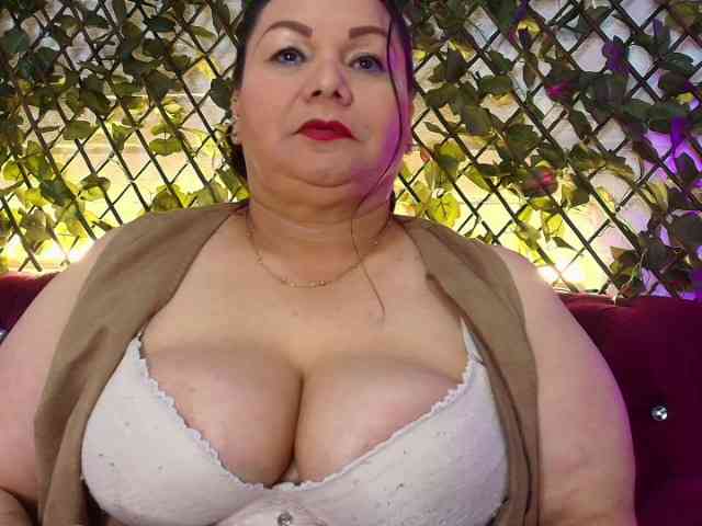 EllenaBoobs webcam