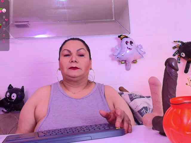 EllenaBoobs webcam