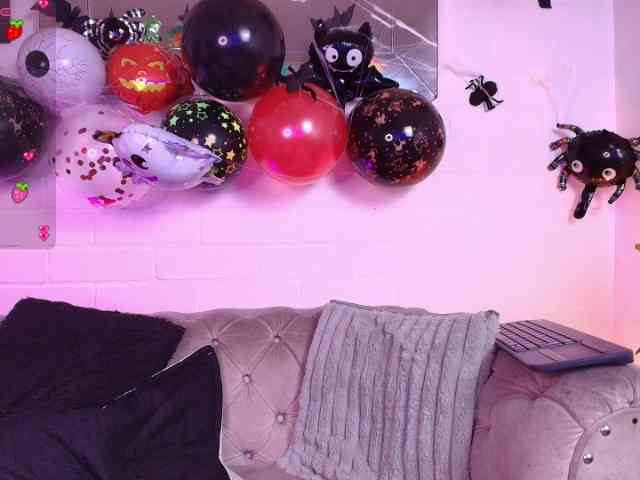 EllenaBoobs webcam