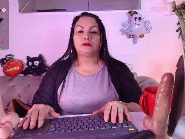 EllenaBoobs webcam
