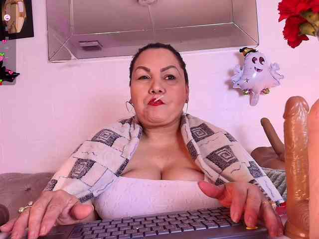 EllenaBoobs webcam