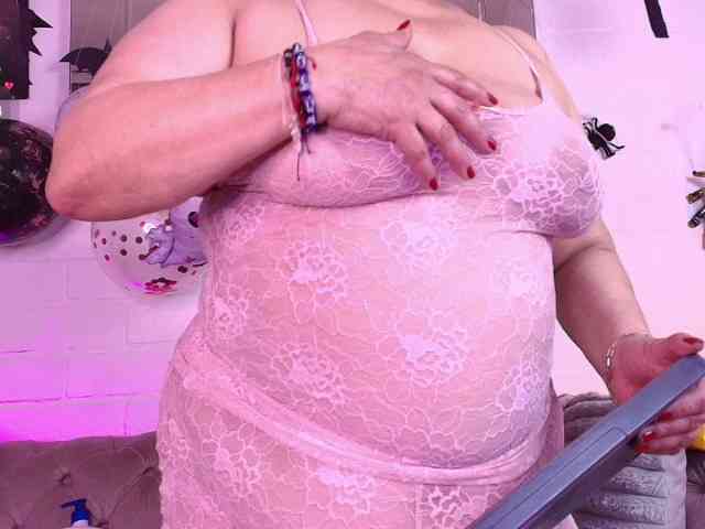 EllenaBoobs webcam