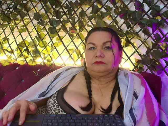 EllenaBoobs webcam