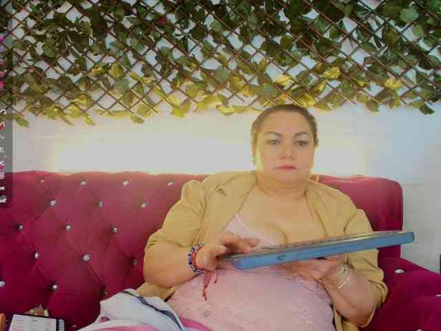 EllenaBoobs webcam