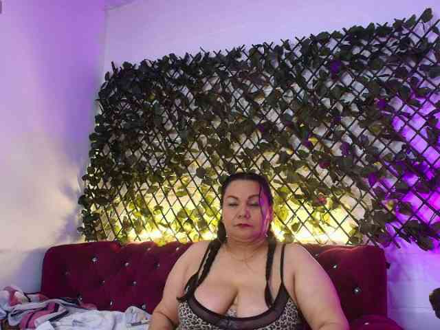 EllenaBoobs webcam
