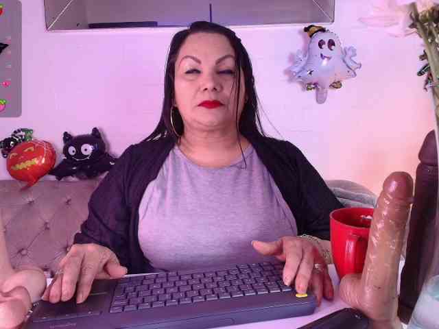 EllenaBoobs webcam
