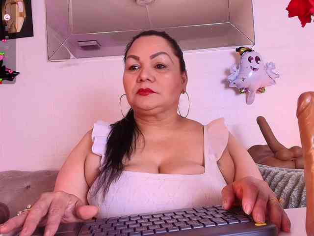 EllenaBoobs webcam