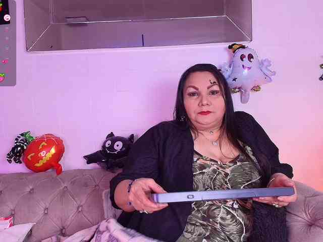 EllenaBoobs webcam