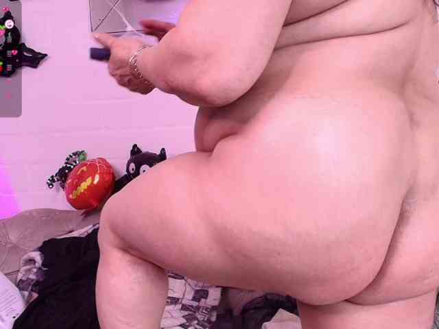 EllenaBoobs webcam