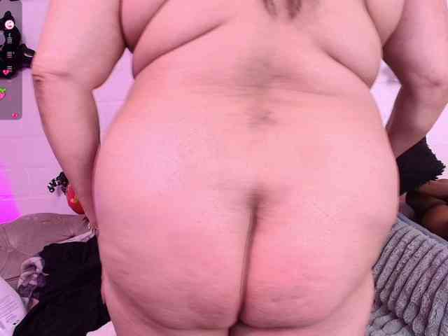 EllenaBoobs webcam