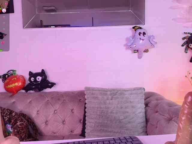 EllenaBoobs webcam