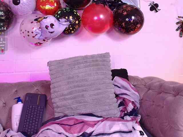 EllenaBoobs webcam