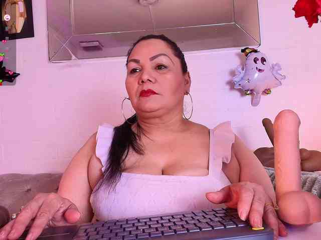 EllenaBoobs webcam