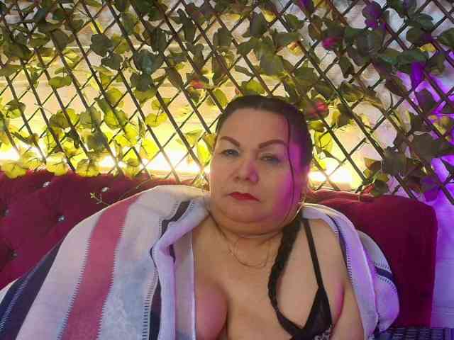 EllenaBoobs webcam