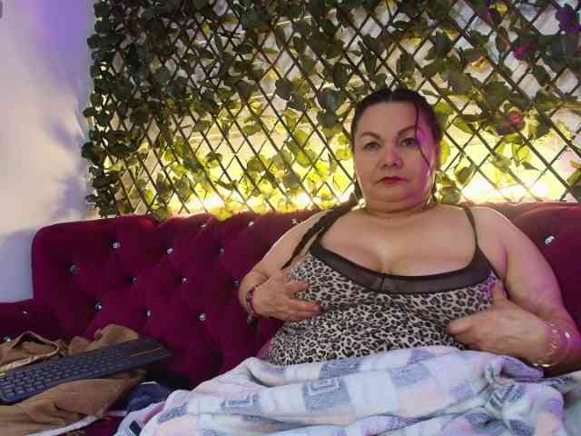 EllenaBoobs webcam