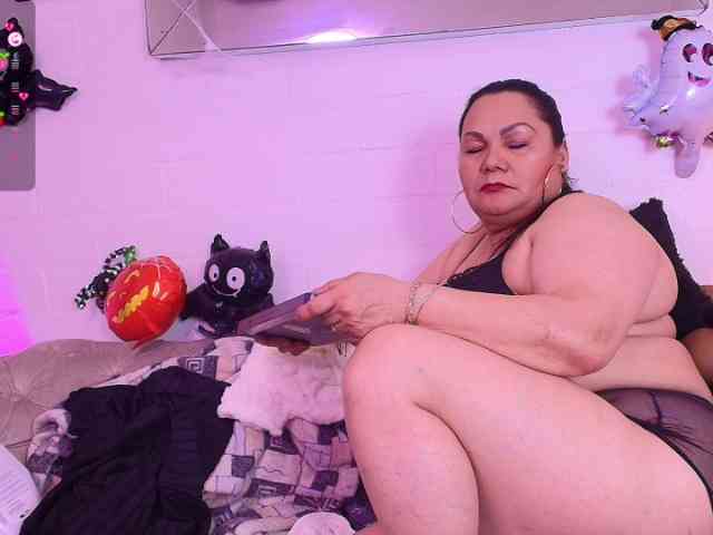 EllenaBoobs webcam