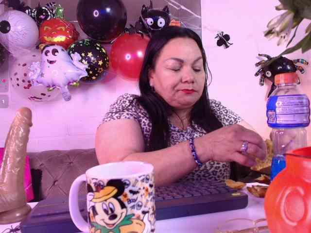 EllenaBoobs webcam