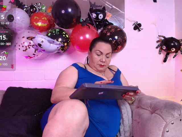 EllenaBoobs webcam