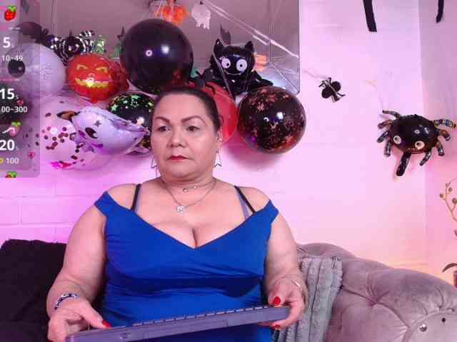 EllenaBoobs webcam